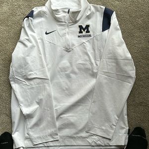 Extra large Nike pullover
